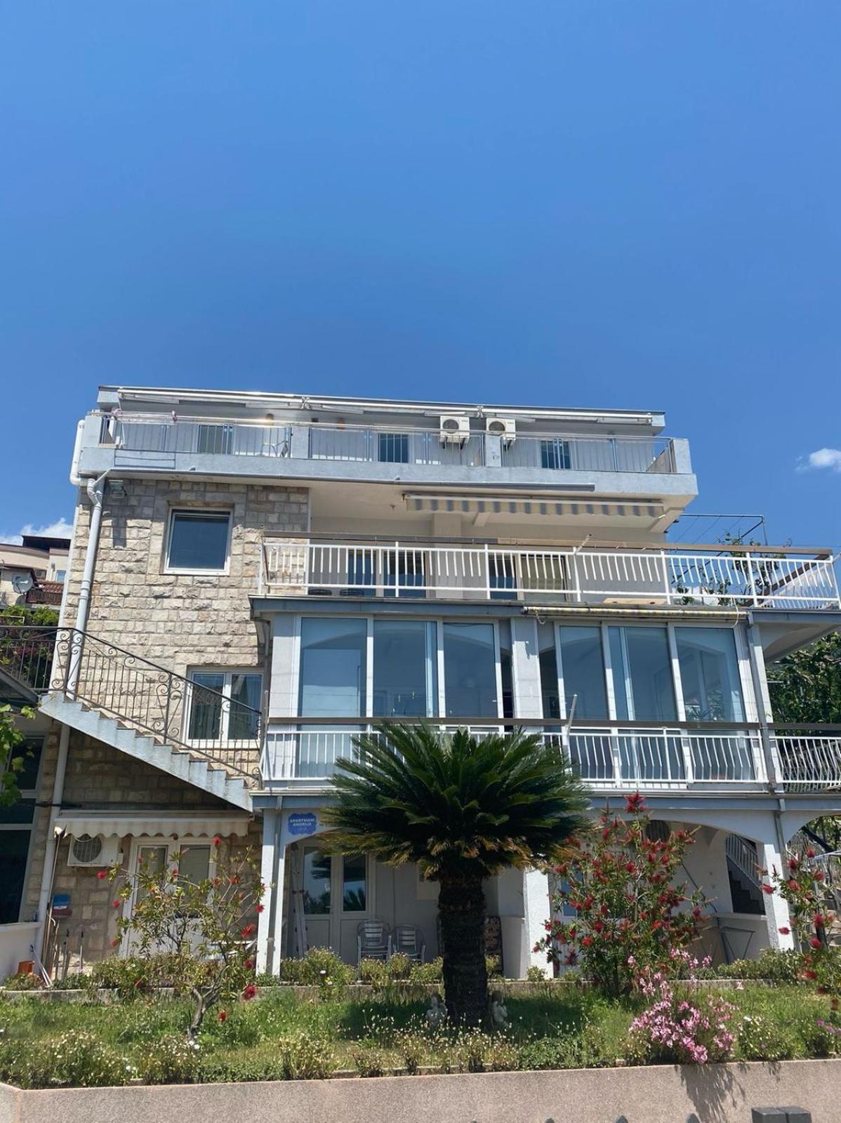 Aparthotel Anora Becici (Budva)